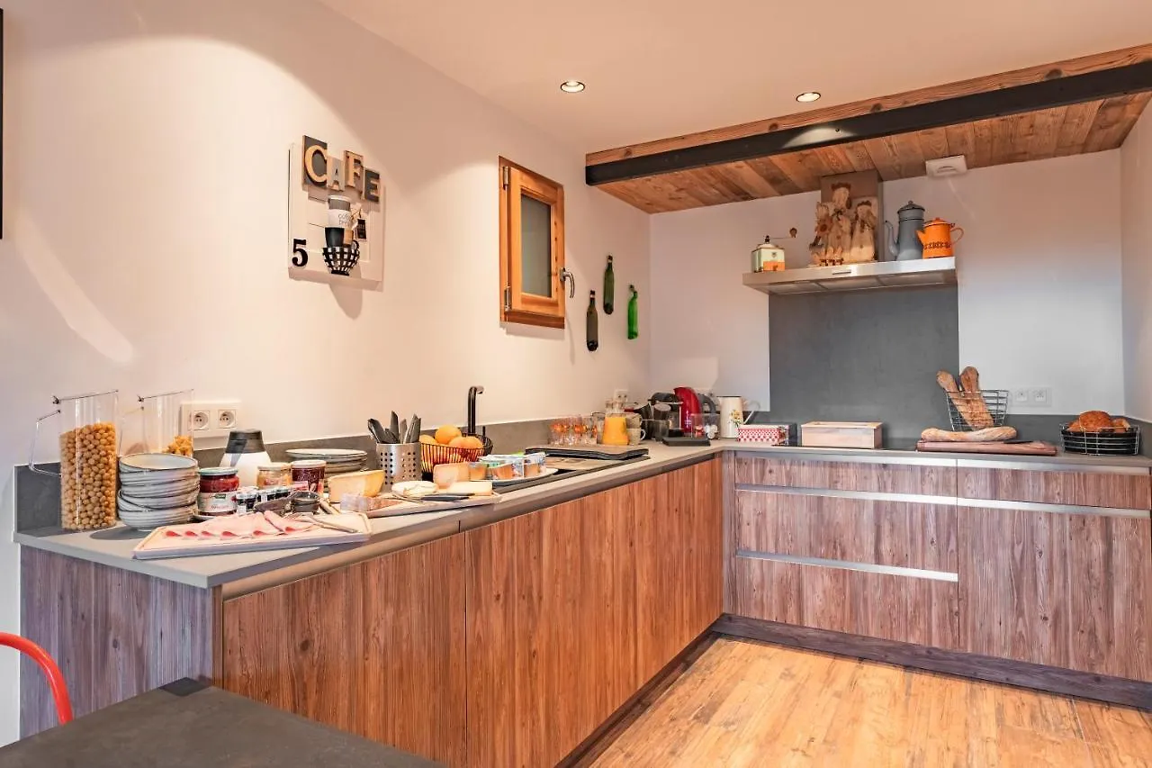 Chalet Charming B And B Les Gets Bed & Breakfast
